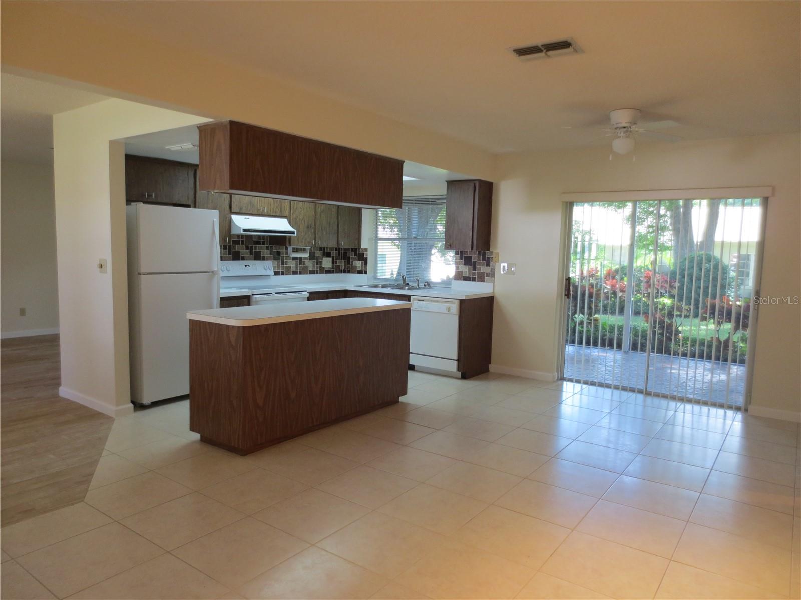 HIGHLAND LAKES UNIT 14 PH 1 - Residential Lease