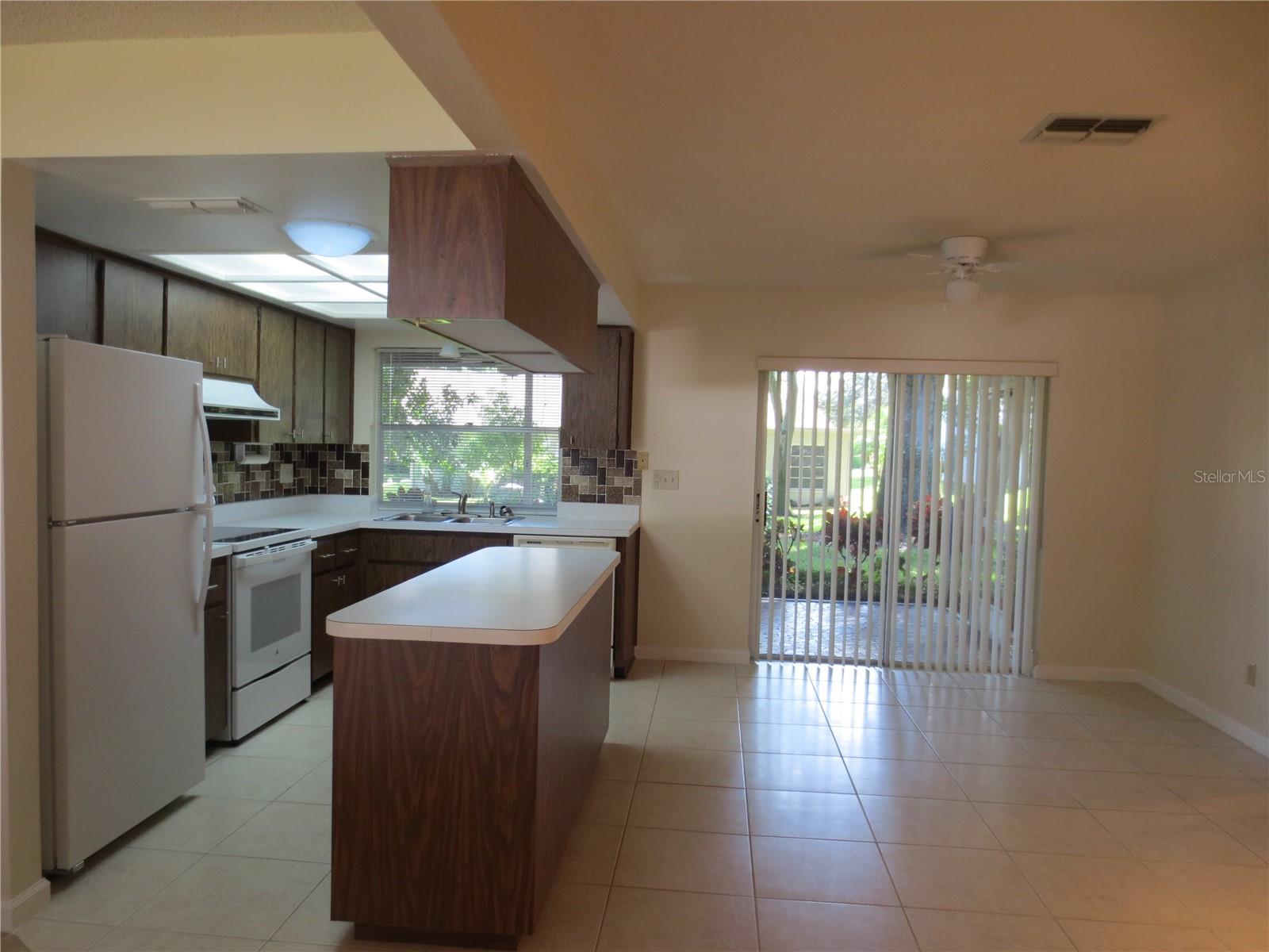 HIGHLAND LAKES UNIT 14 PH 1 - Residential Lease