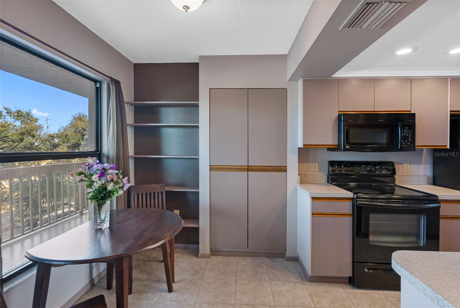 PASADENA COVE - Residential