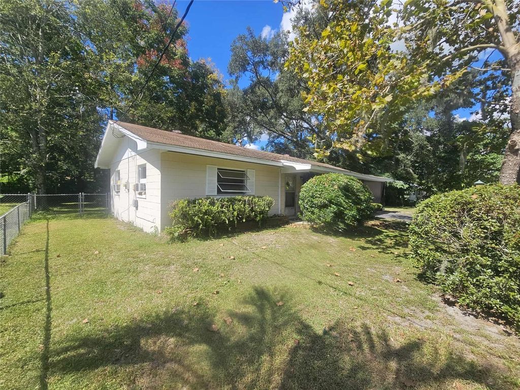Photo of 2622 NE 1st Avenue, Ocala, FL 34470 (MLS # OM712068)