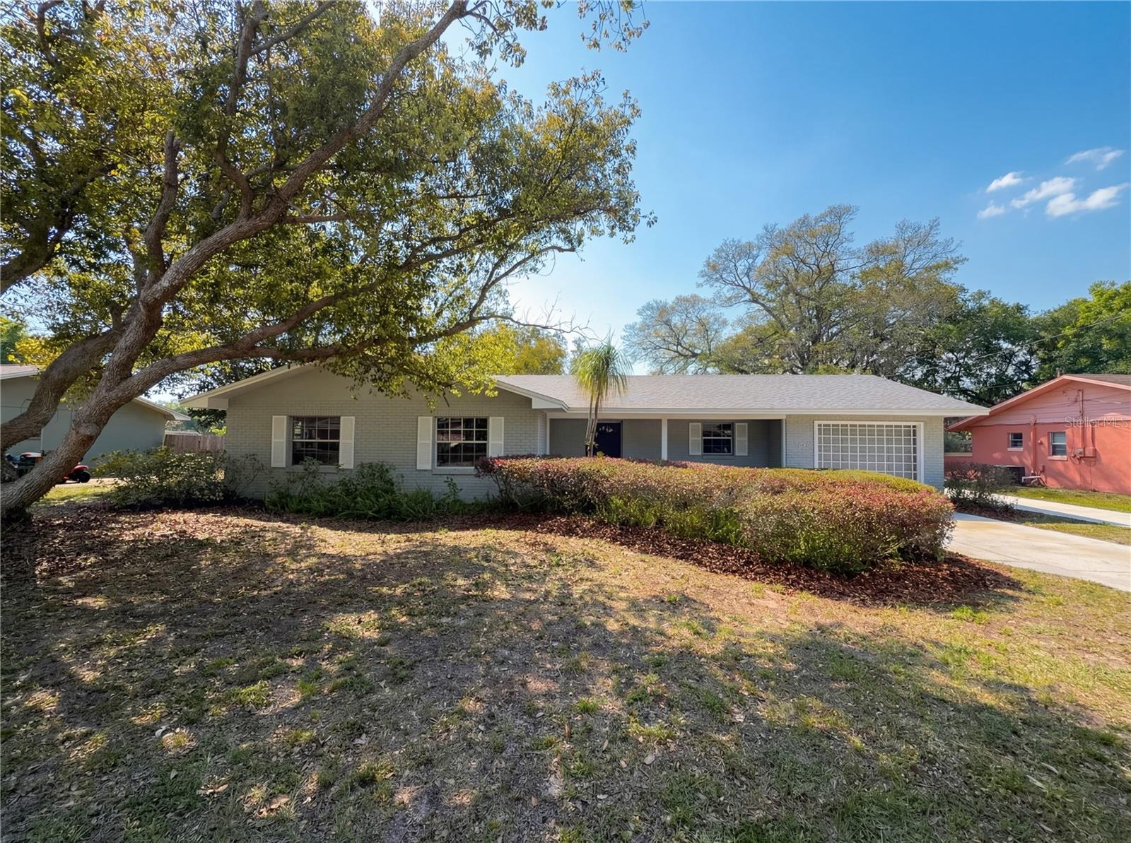 CRYSTAL LAKE ESTATES - Residential