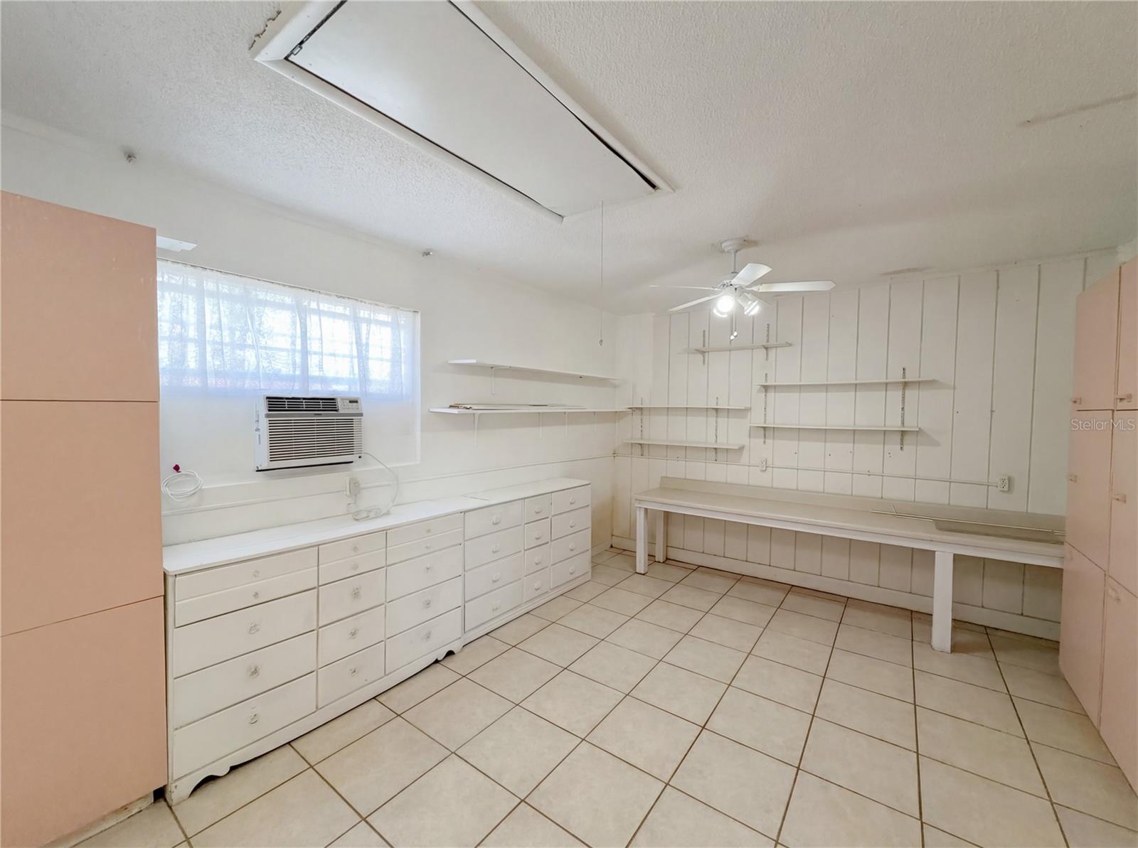 CRYSTAL LAKE ESTATES - Residential