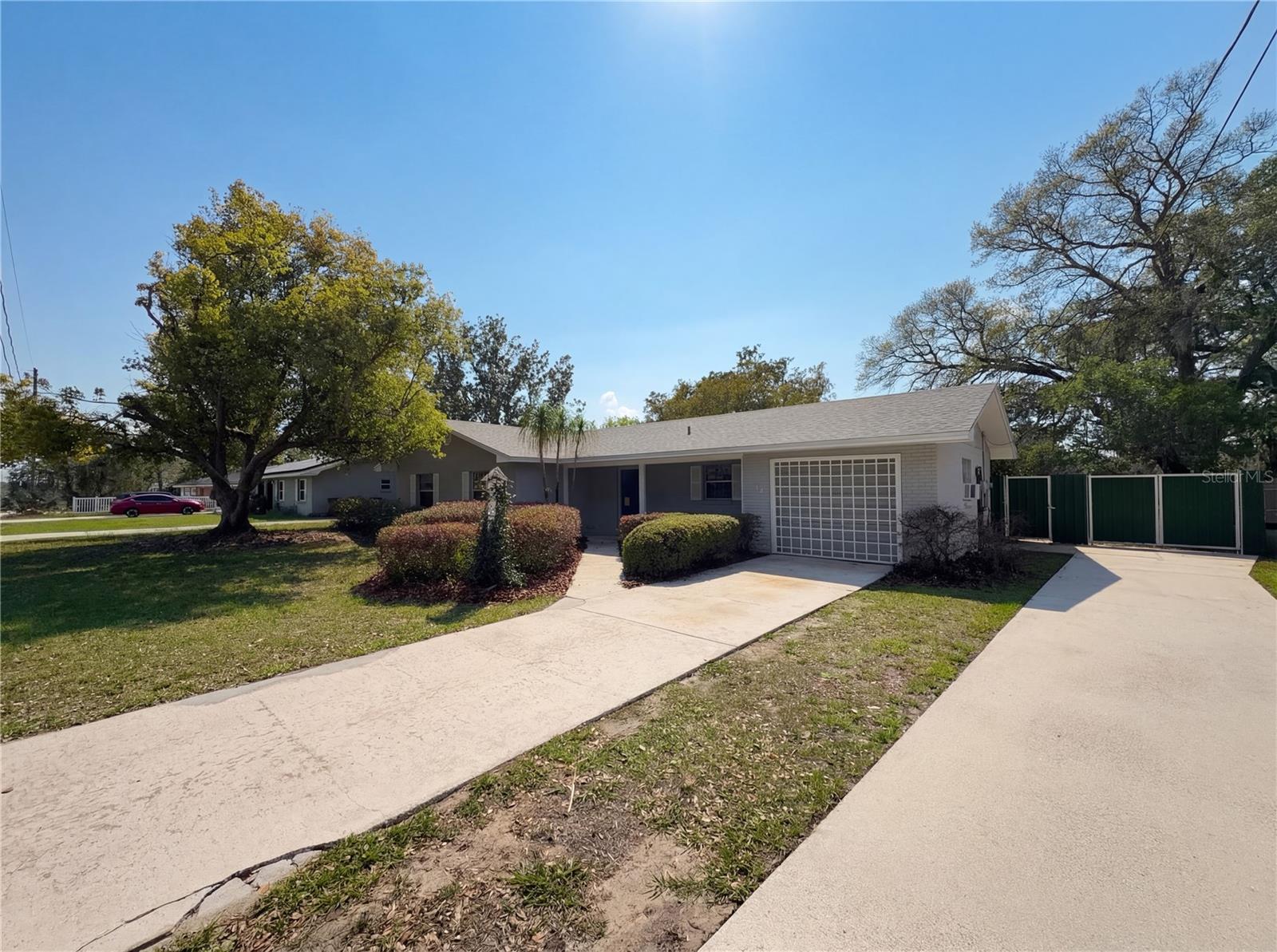 CRYSTAL LAKE ESTATES - Residential