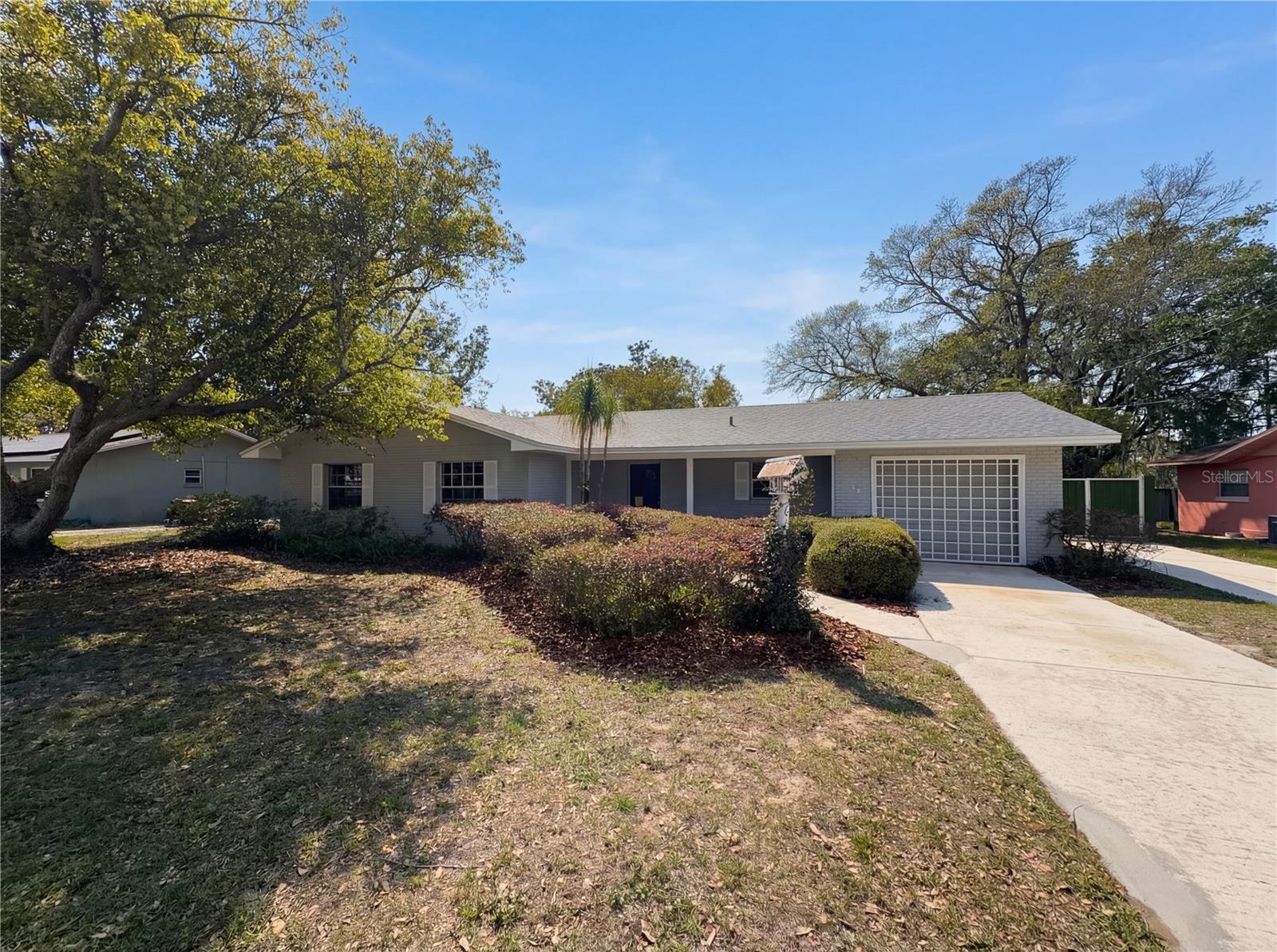 CRYSTAL LAKE ESTATES - Residential