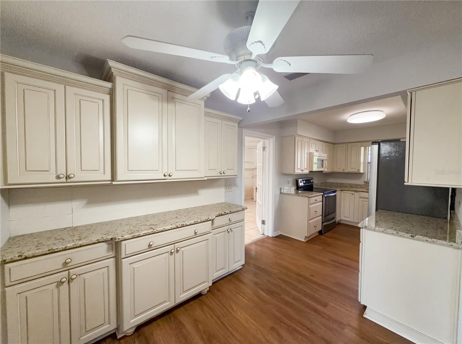 CRYSTAL LAKE ESTATES - Residential