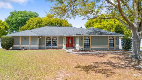 Photo of 2550 Roslyn Lane, Lakeland, FL 33812 (MLS # TB8488655)