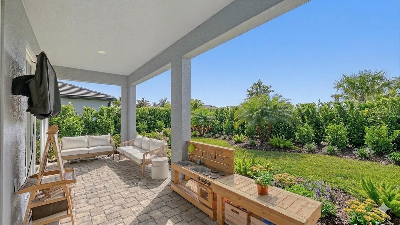 SWEETWATER AT LAKEWOOD RANCH PH I & II - Residential