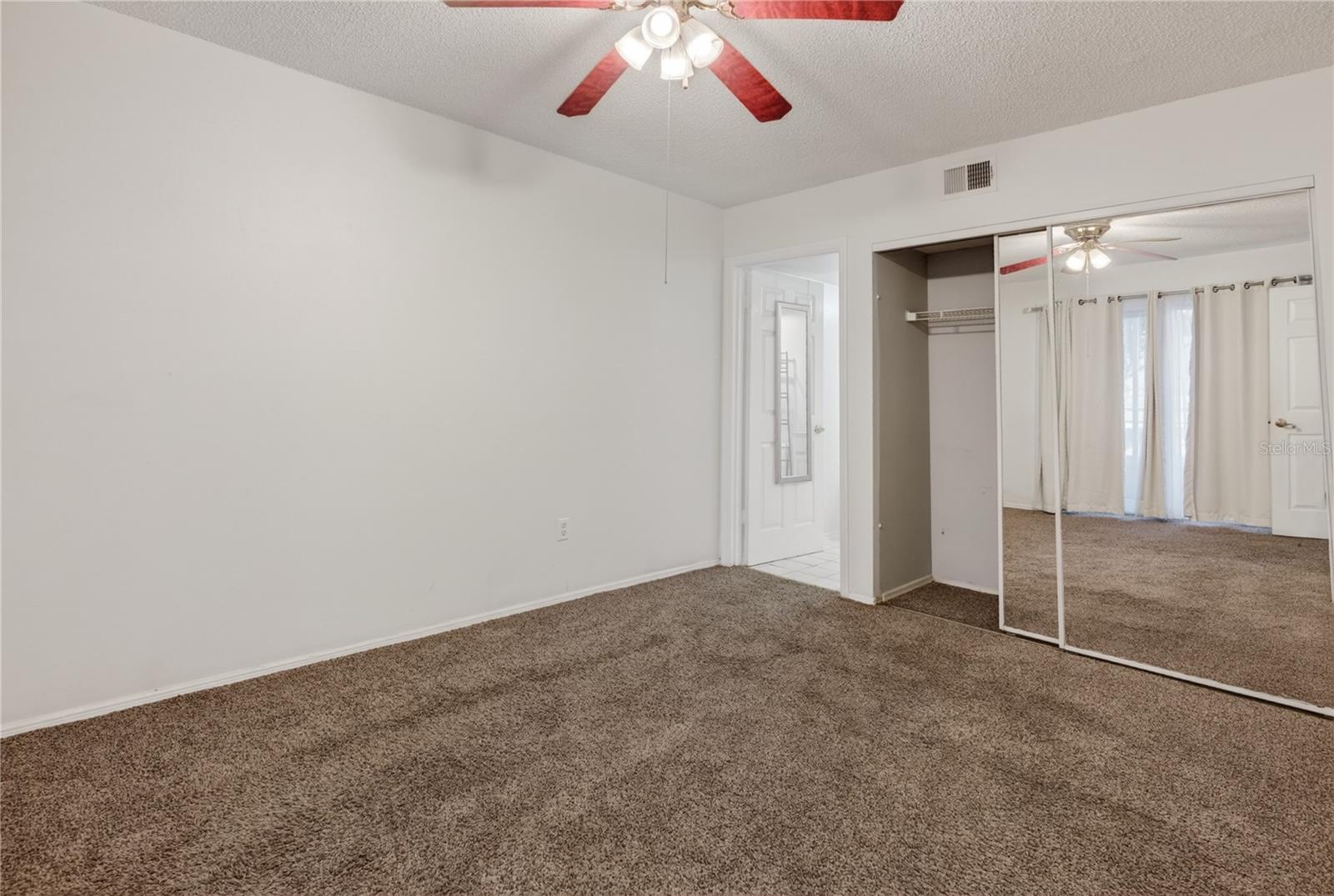 COUNTRY CLUB VLG/SILVER SPGS - Residential