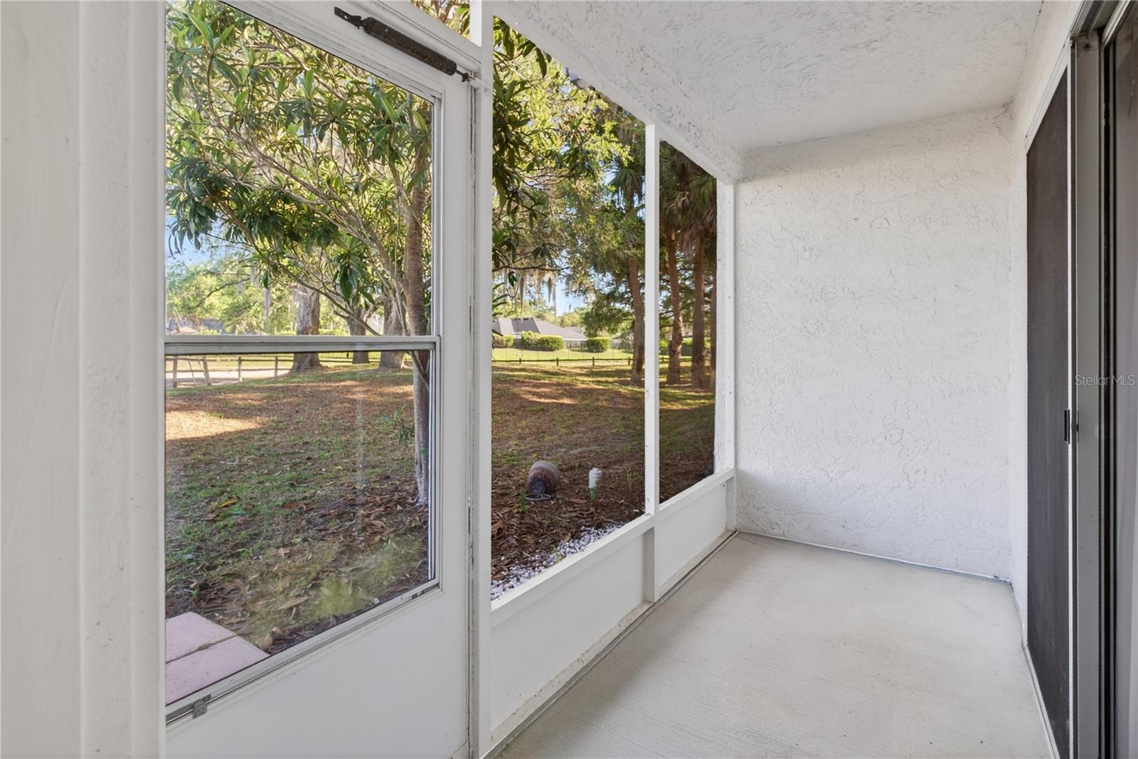COUNTRY CLUB VLG/SILVER SPGS - Residential