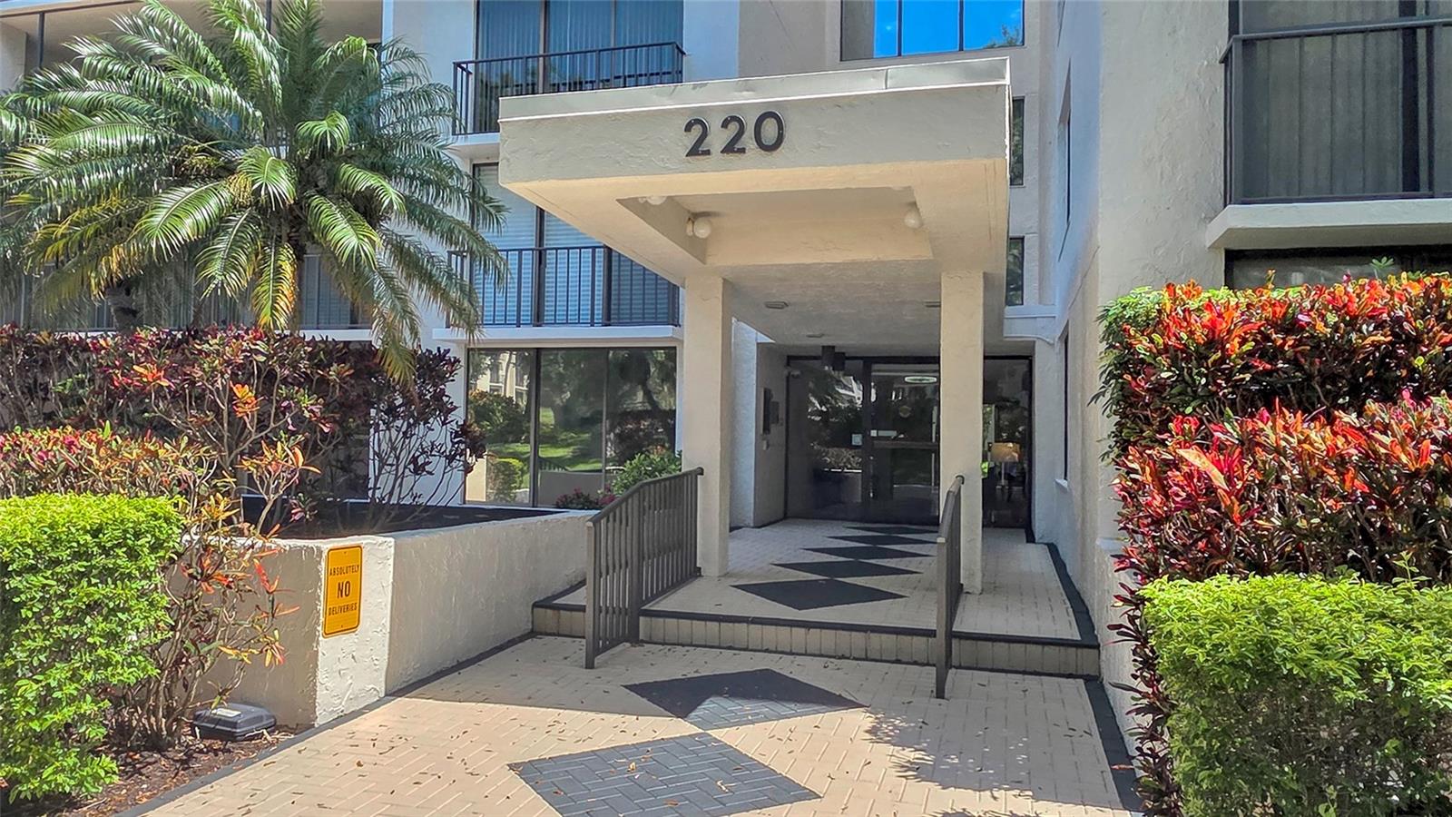 220 BELLEVIEW BOULEVARD 812