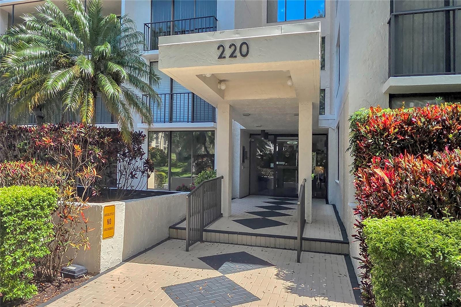 220 BELLEVIEW BOULEVARD 812