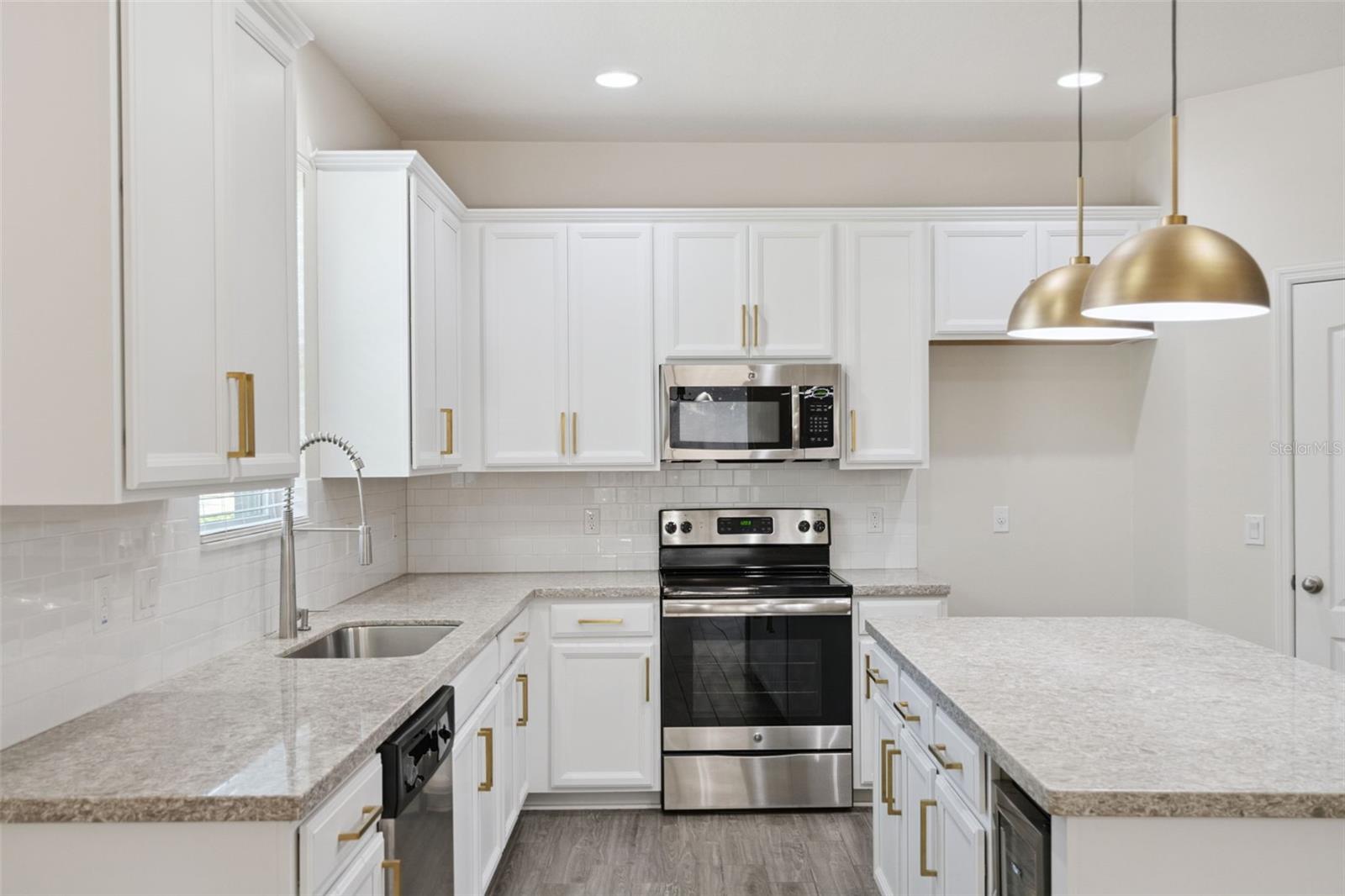 ORCHARD HILLS - Residential