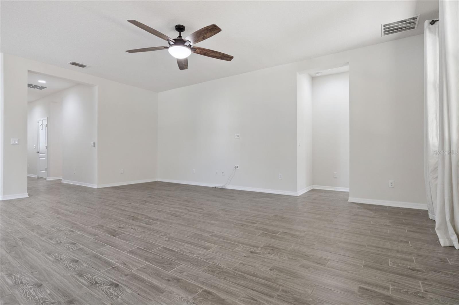 ORCHARD HILLS - Residential