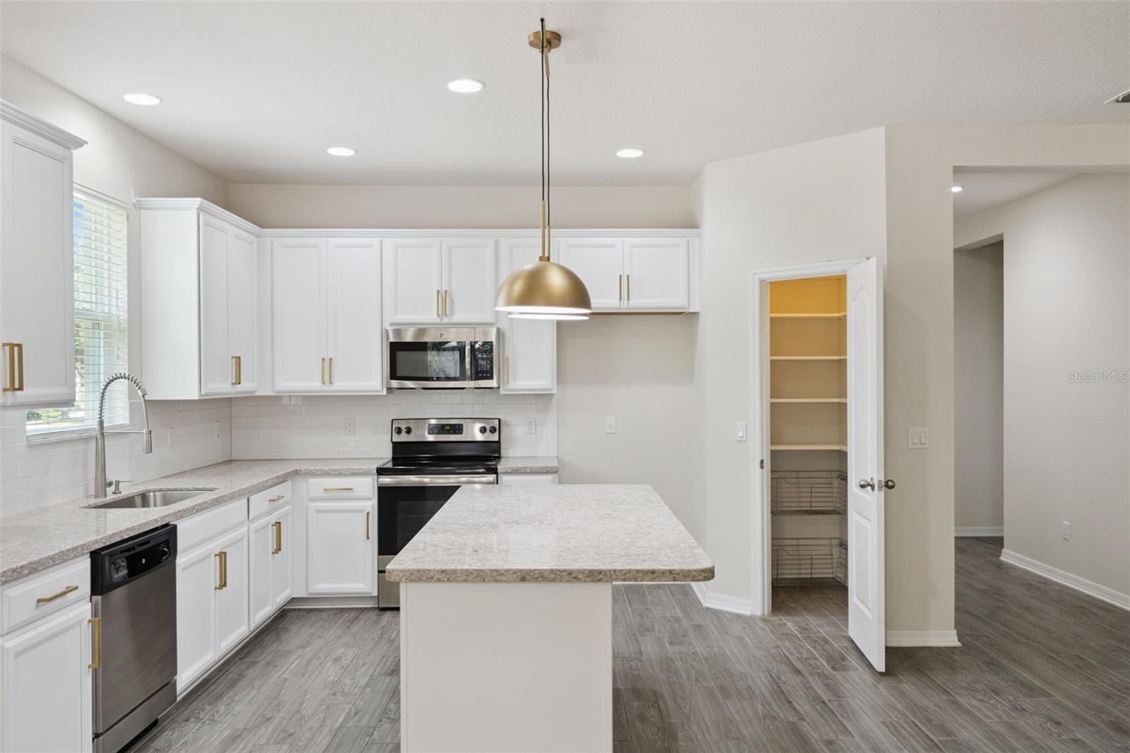 ORCHARD HILLS - Residential