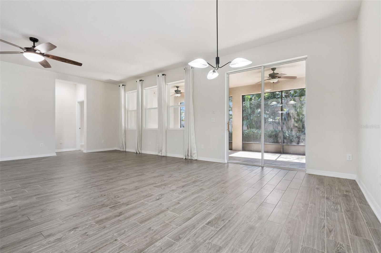 ORCHARD HILLS - Residential