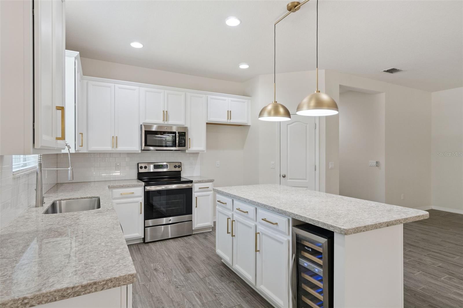 ORCHARD HILLS - Residential