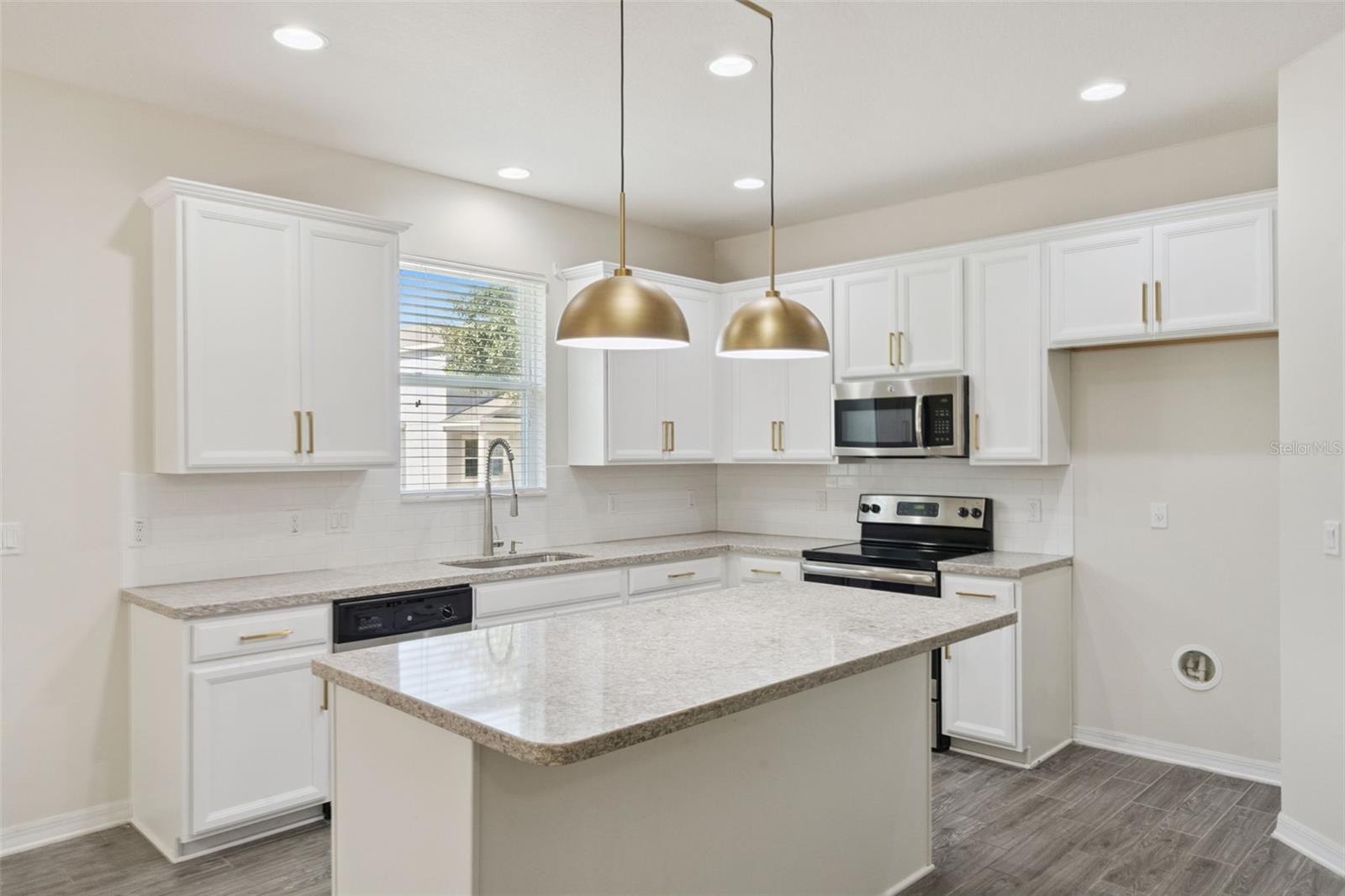 ORCHARD HILLS - Residential