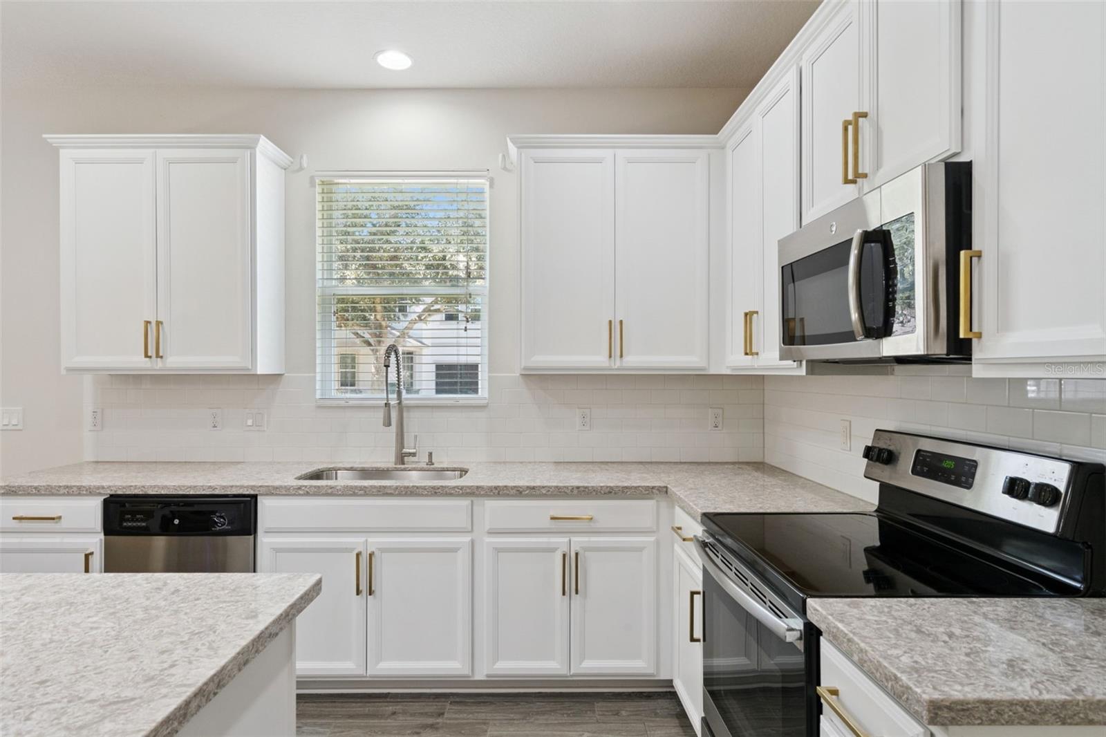 ORCHARD HILLS - Residential