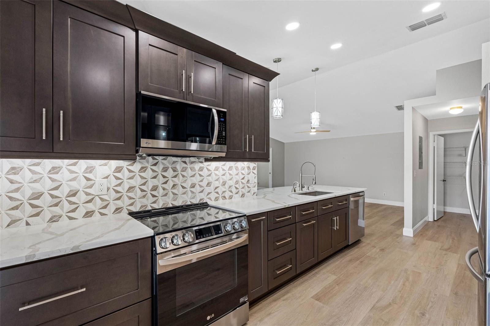 VILLAS OF LAKE ARBOR - Residential