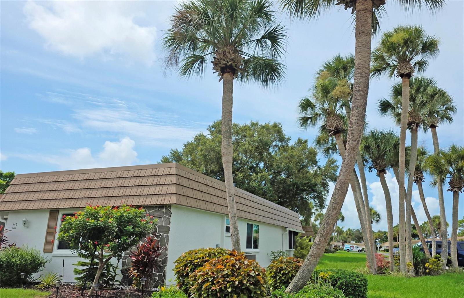 5468 RIVERBLUFF CIRCLE V-40