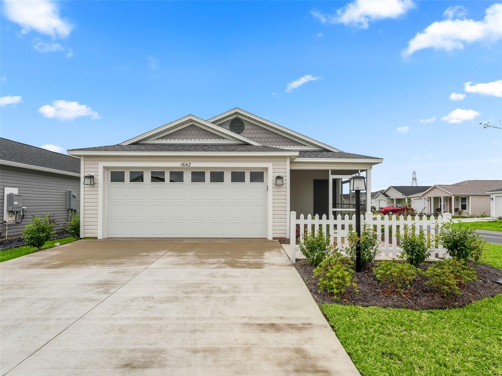 RENT BEFORE YOU BUY!!! This furnished 2-bedroom, 2-bathroom Patio Villa is in the Village of Lake Denham, just south of 44. The living room includes a couch and Smart TV. The kitchen has essential cookware and bar seating for three. Laundry is located off the kitchen.
The master bedroom has a queen bed, Smart TV, and ensuite bathroom with double sinks and a glass walk-in shower. The guest bedroom has a king bed and access to a bathroom with a tub/shower combo. Nearby: Market of Sawgrass (8 minutes), Citrus Grove Adult Pool, Franklin Family Pool & Rec Center, Mickylee Pitch & Putt, and Southern Oaks Championship Golf Course.
July-October monthly $2100 plus taxes & fees--November $2465 plus taxes and fees--December $2550 plus taxes & fees-- PLEASE CALL FOR PEAK SEASON(JAN-MAR) & WEEKLY RATES