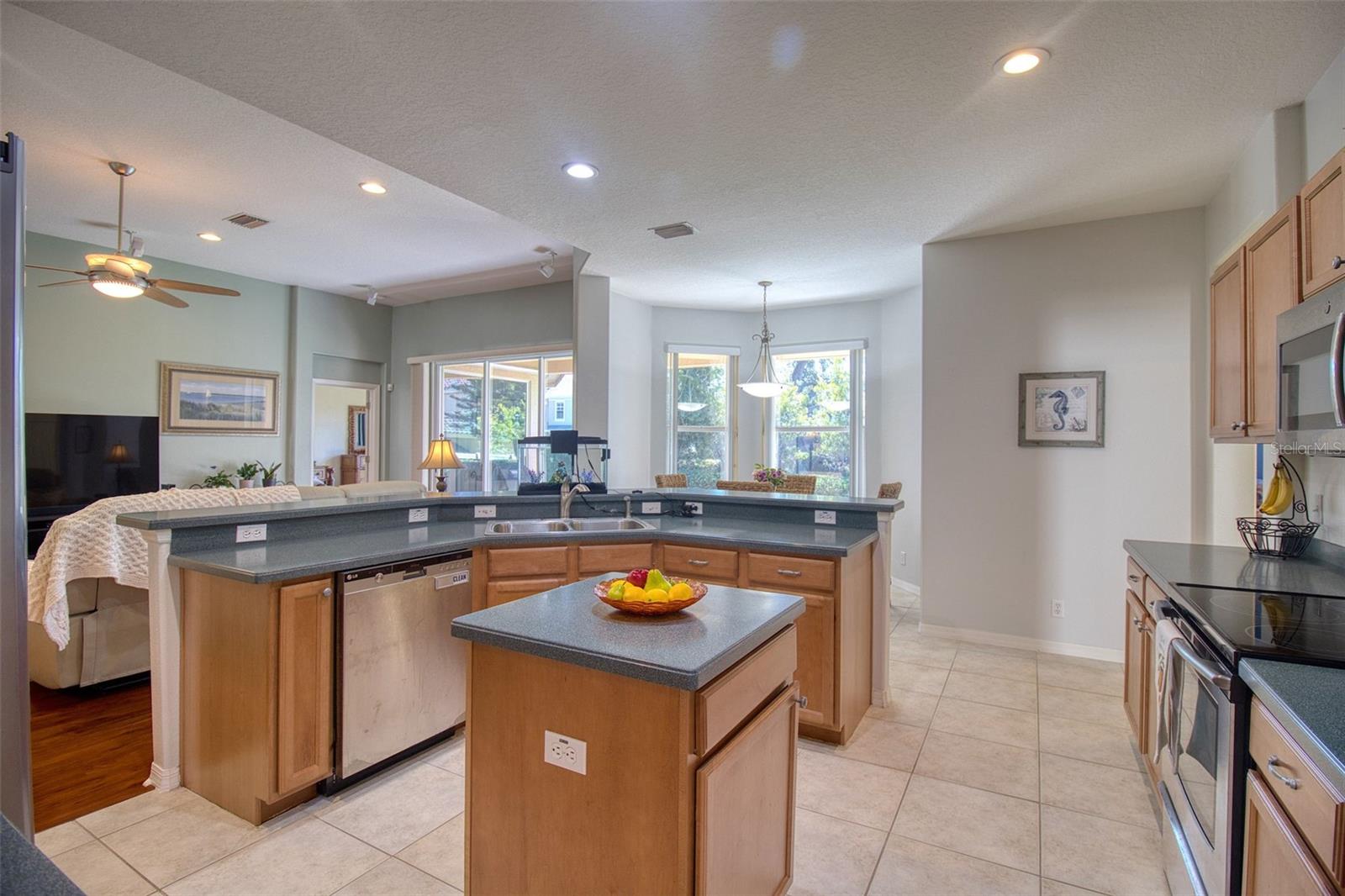 2219 ELIZABETH WAY