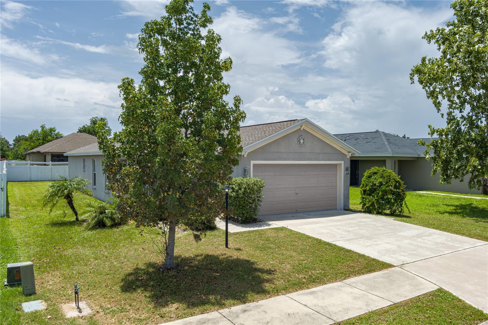 Welcome to Palmetto Estates! This beautifully updated 3 bedroom, 2 bathroom home is the perfect blend of comfort, convenience, and value. Enjoy peace of mind with a brand-new roof, fresh new carpet throughout, all-new appliances, and an oversized patio ideal for outdoor living. The spacious 2-car garage offers plenty of room for parking and storage.
With no CDD fees and an incredibly low HOA of just $360 per year, this home is budget-friendly without sacrificing quality. Plus, it’s eligible for USDA financing, making it an excellent option for first-time homebuyers, investors, or anyone looking for a smart move.
Located just minutes from I-75 and I-275, you'll have quick and easy access to St. Pete, Sarasota, Bradenton, and the stunning Gulf Coast beaches. Shopping, dining, and schools are all nearby, making this location as convenient as it is charming.
Don't miss your chance to own this move-in ready gem—schedule your private showing today!