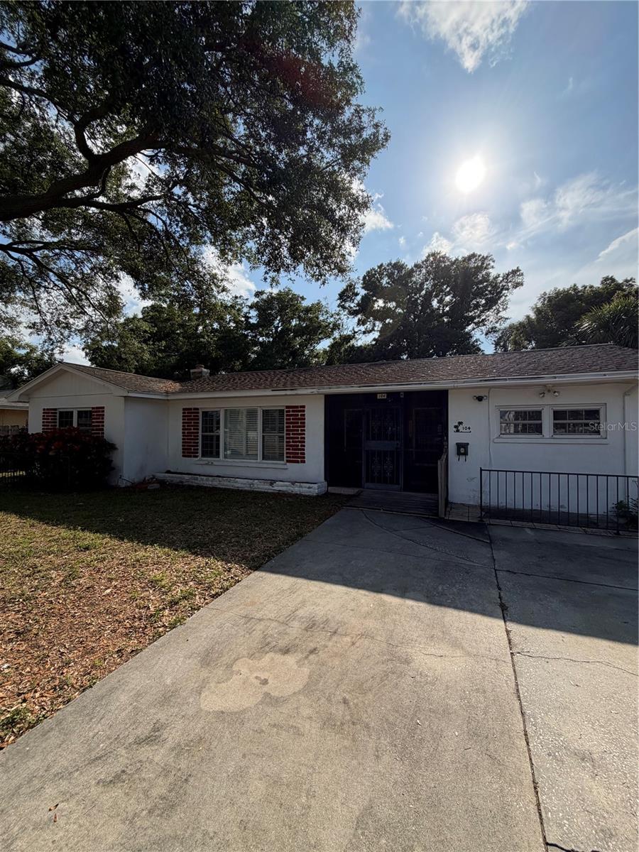 104 N ORION AVENUE
