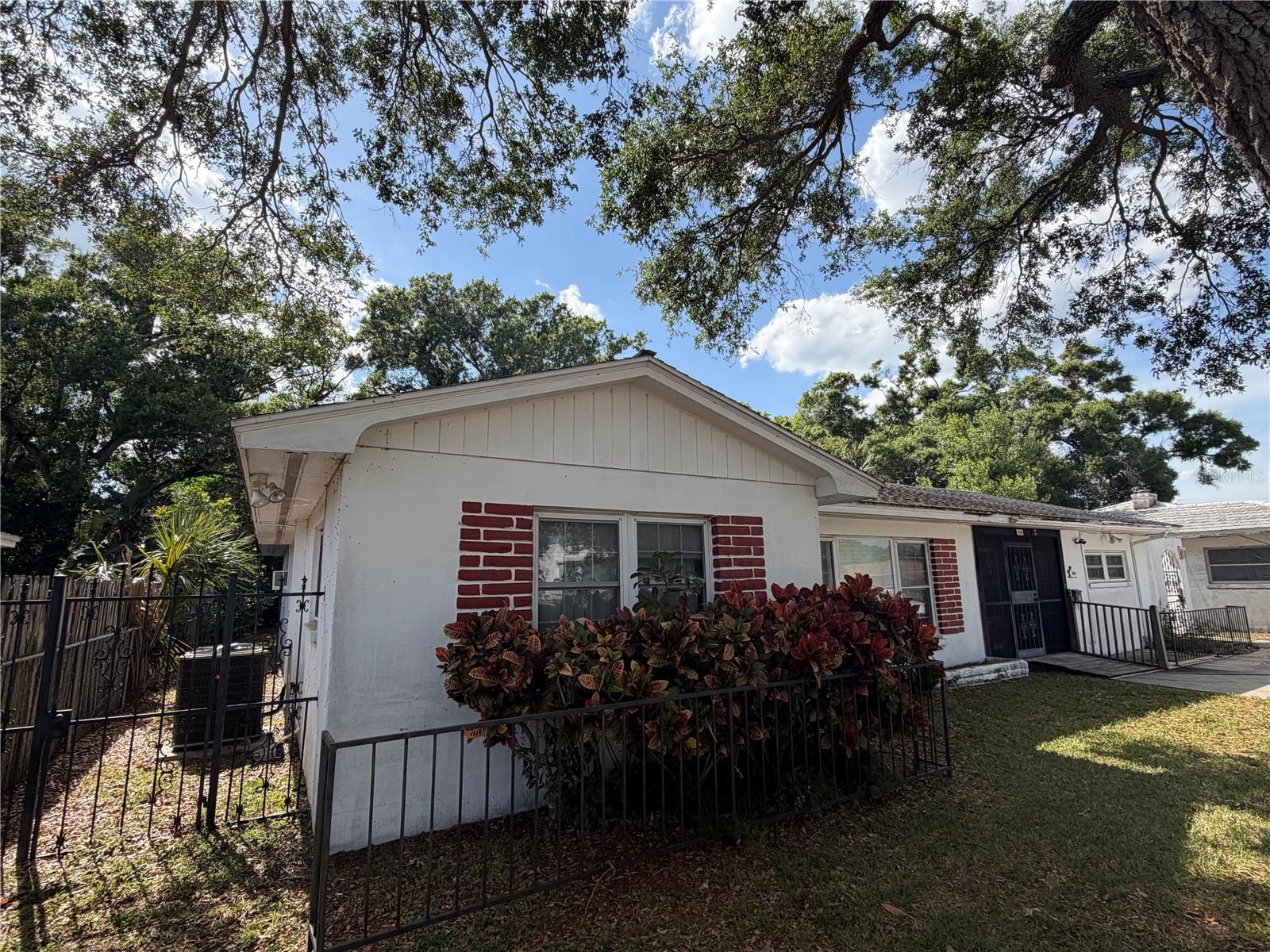 104 N ORION AVENUE