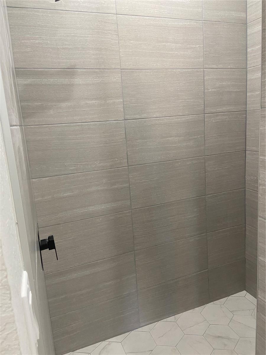 SEBRING COUNTRY ESTATE/SEB HILLS AREA - Residential