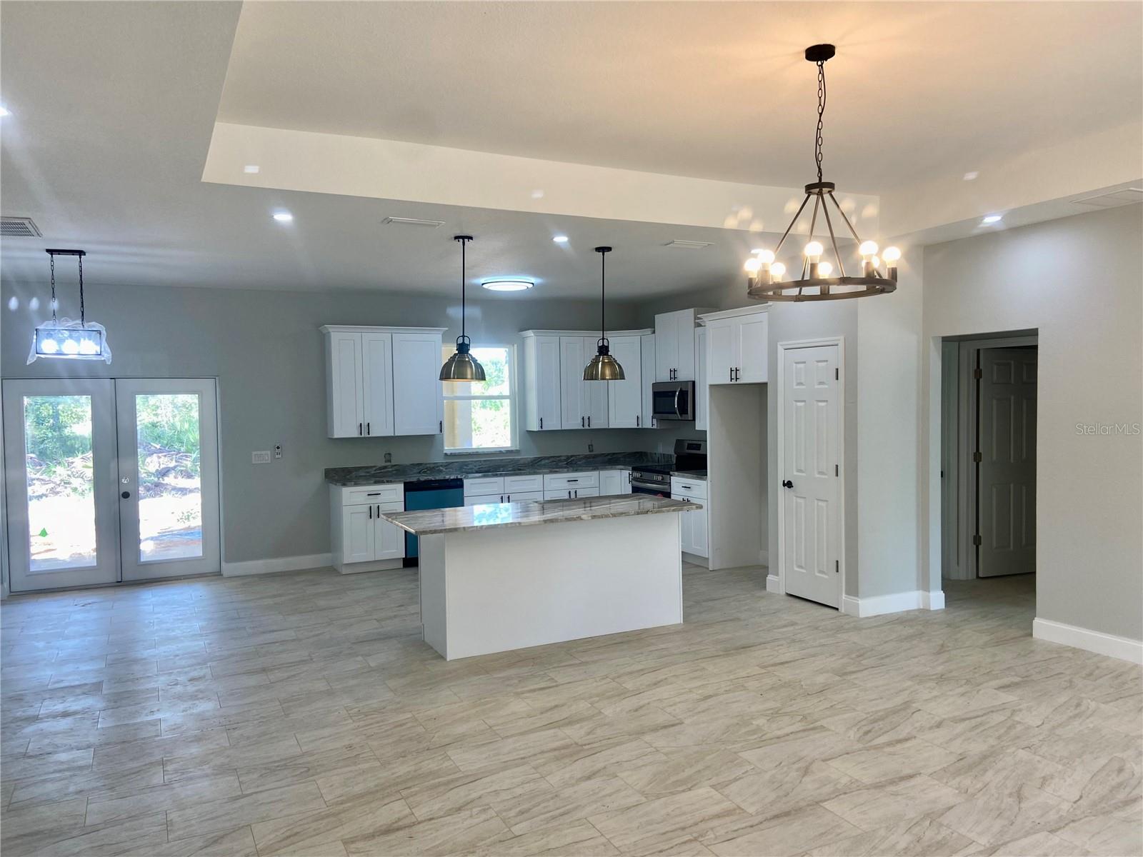 SEBRING COUNTRY ESTATE/SEB HILLS AREA - Residential