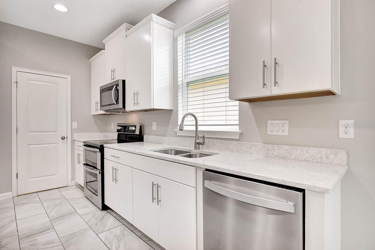 BOYETTE PARK PHASES 1A/1B/1D LOT 174 - Residential Lease