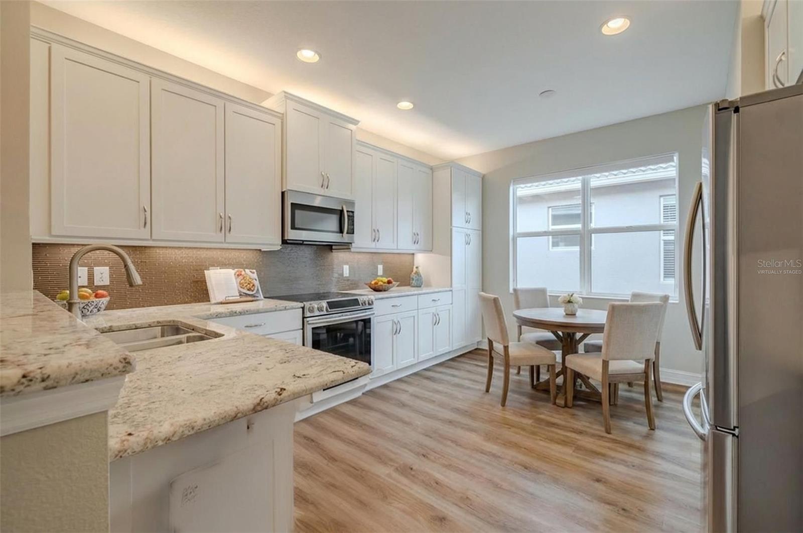 VALENCIA LAKES TR N - Residential