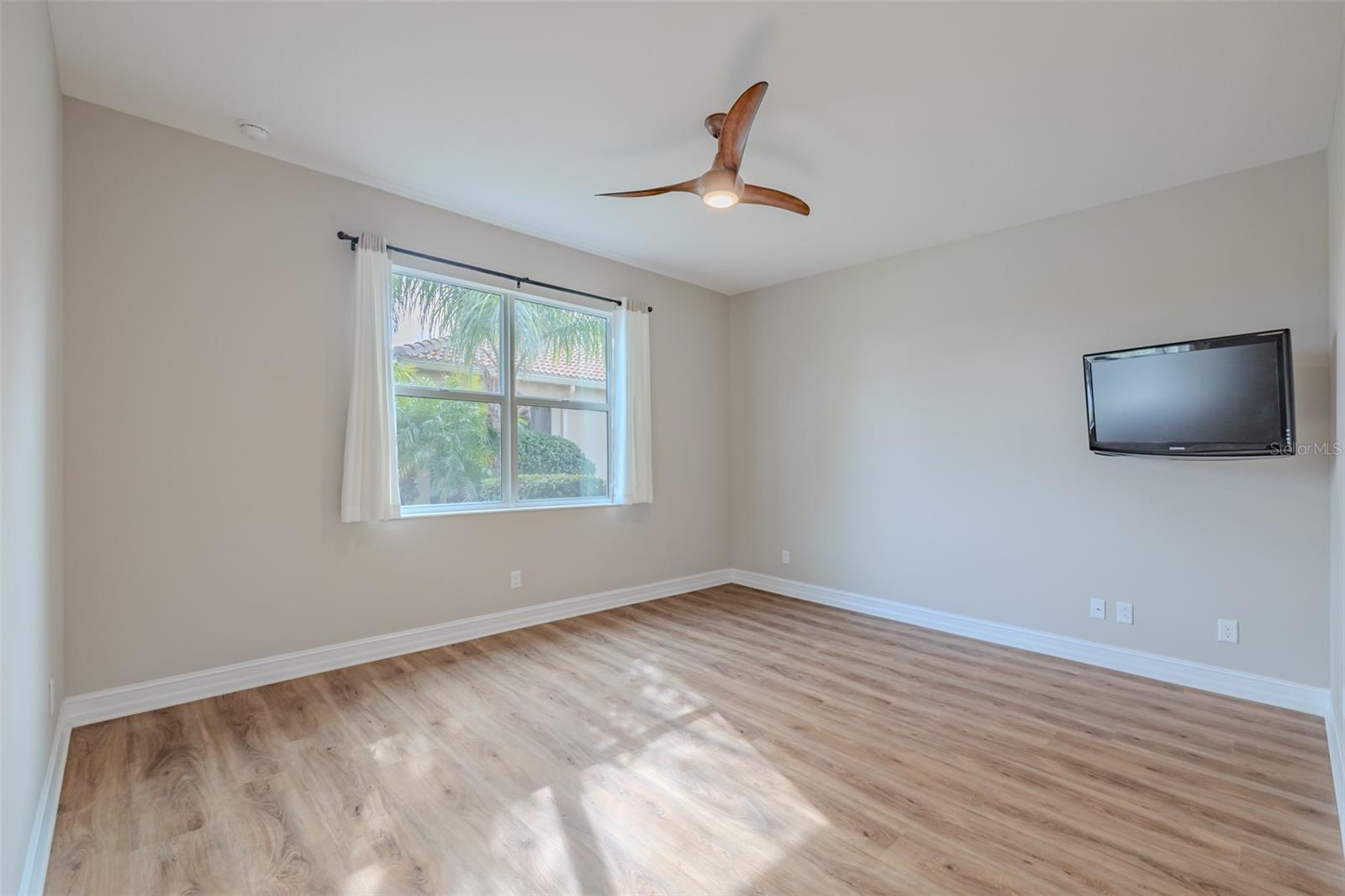 VALENCIA LAKES TR N - Residential