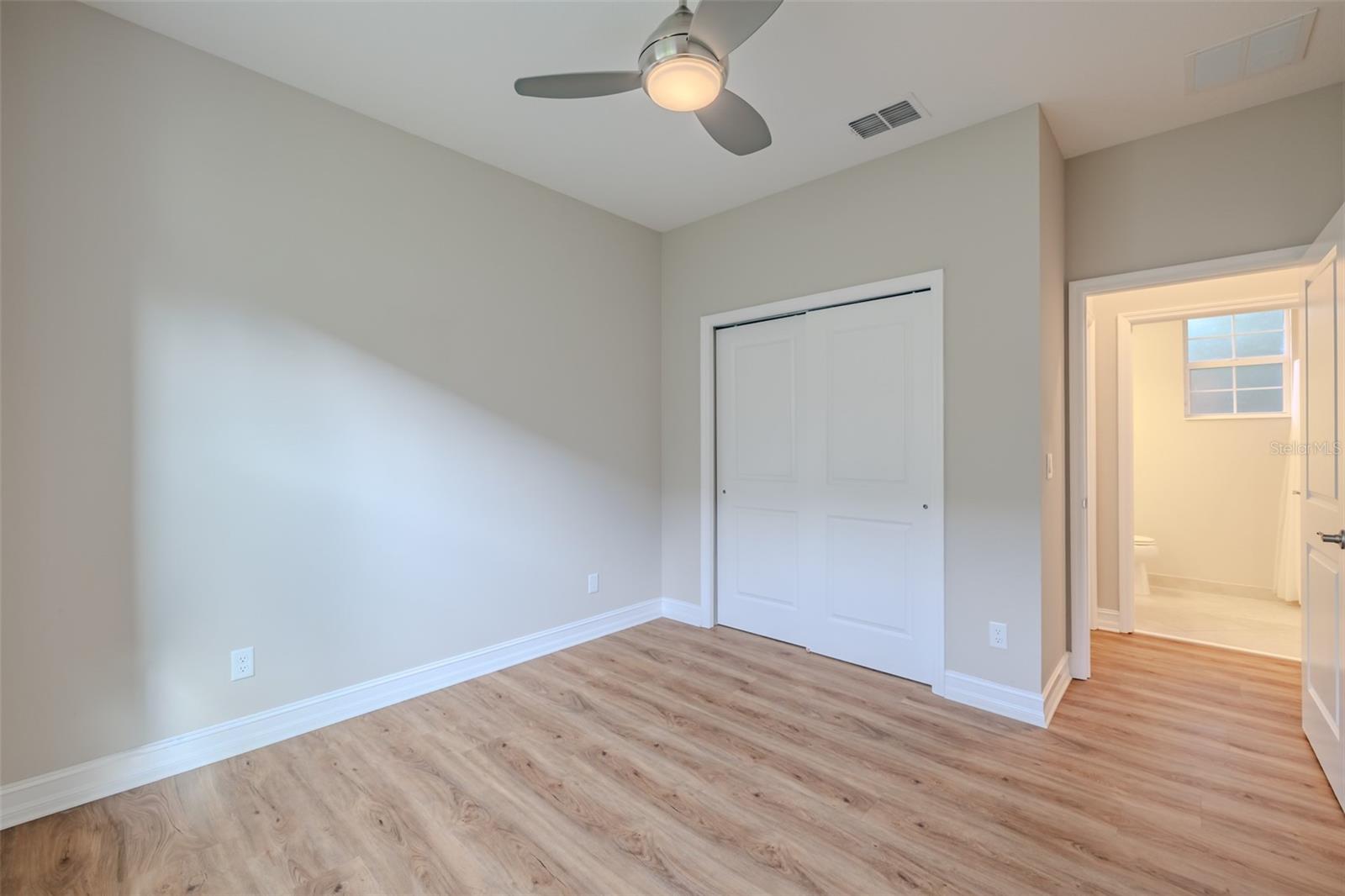 VALENCIA LAKES TR N - Residential