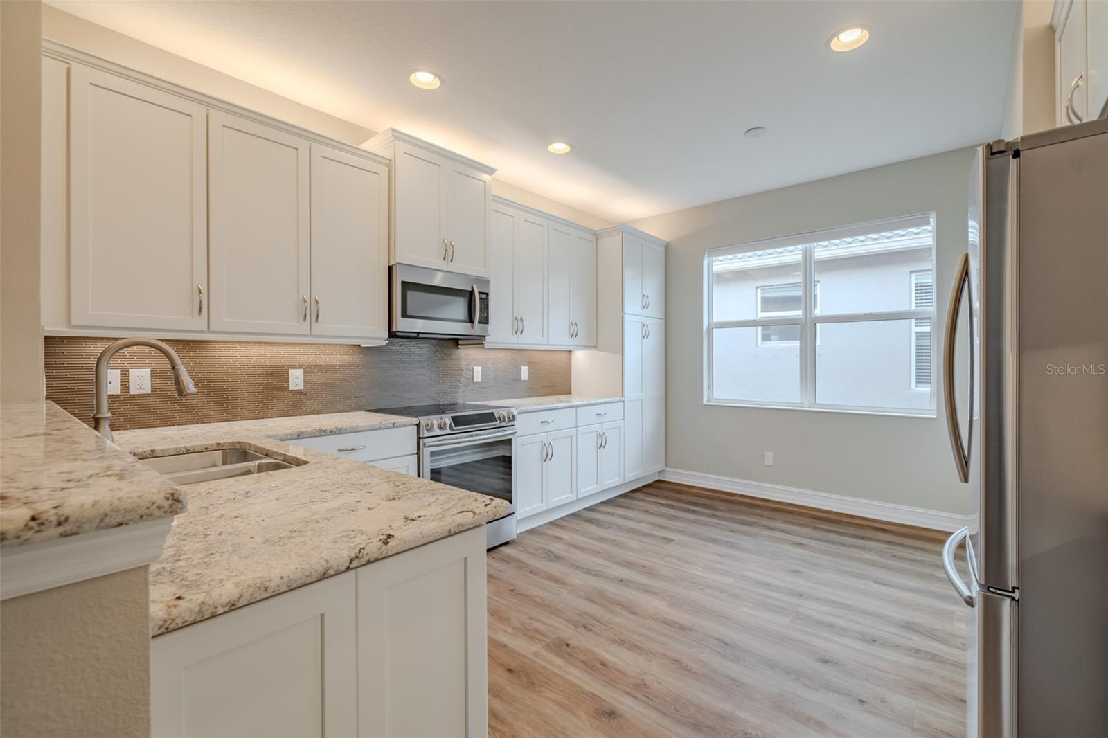 VALENCIA LAKES TR N - Residential