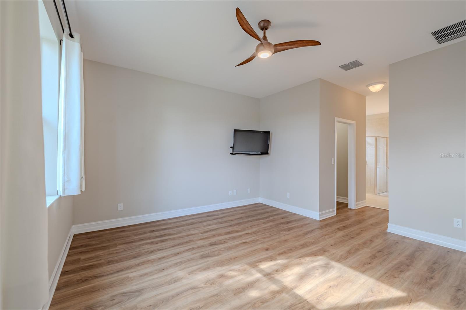 VALENCIA LAKES TR N - Residential