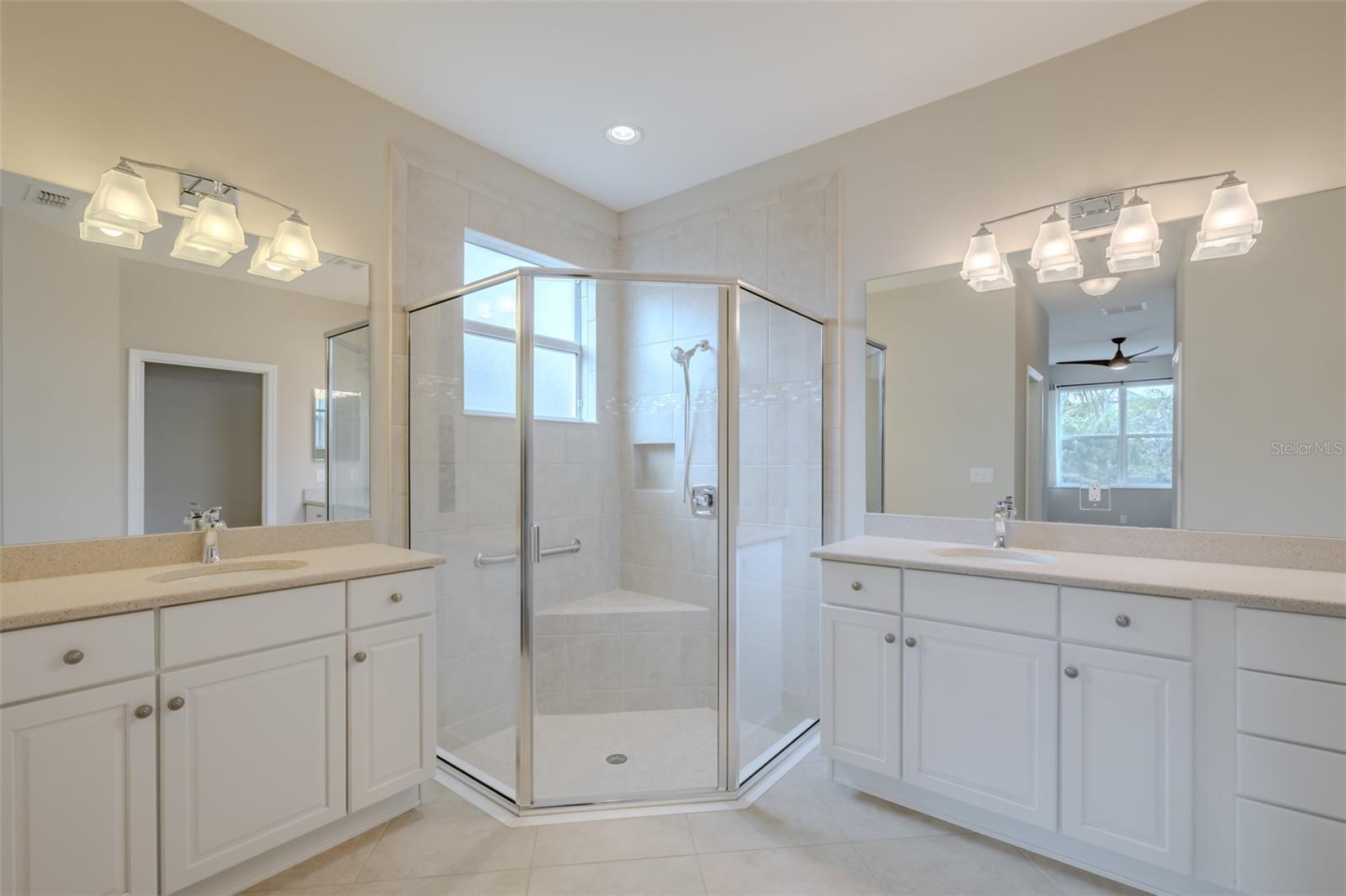 VALENCIA LAKES TR N - Residential