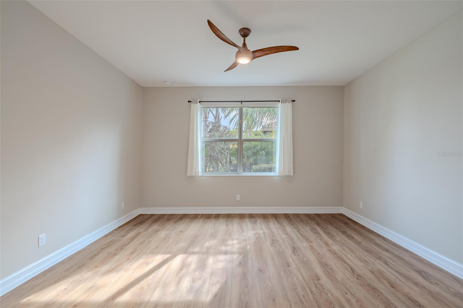 VALENCIA LAKES TR N - Residential