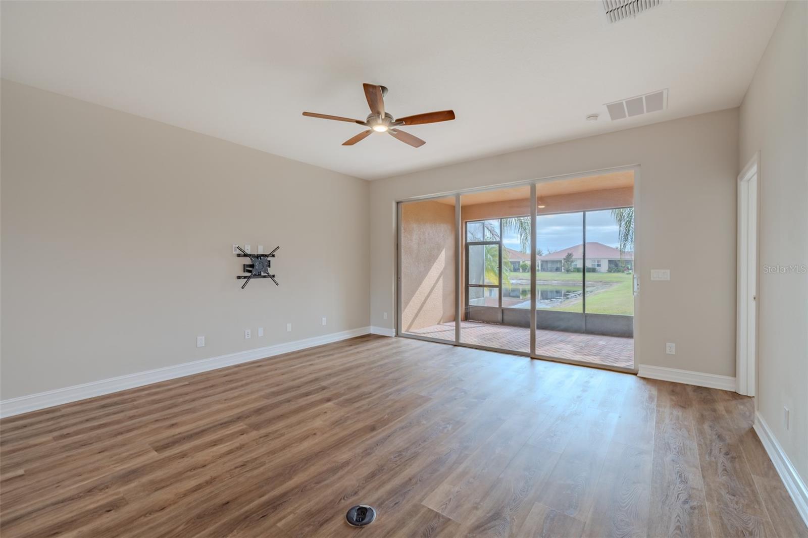 VALENCIA LAKES TR N - Residential