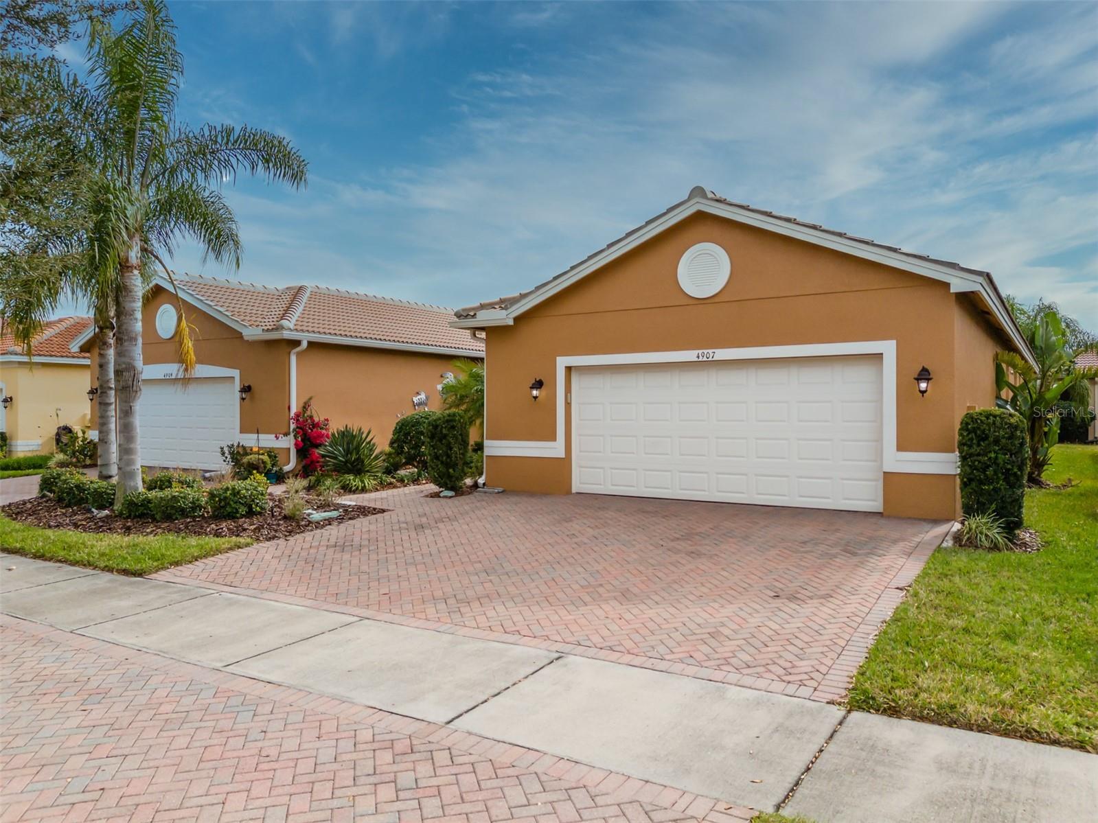 VALENCIA LAKES TR N - Residential