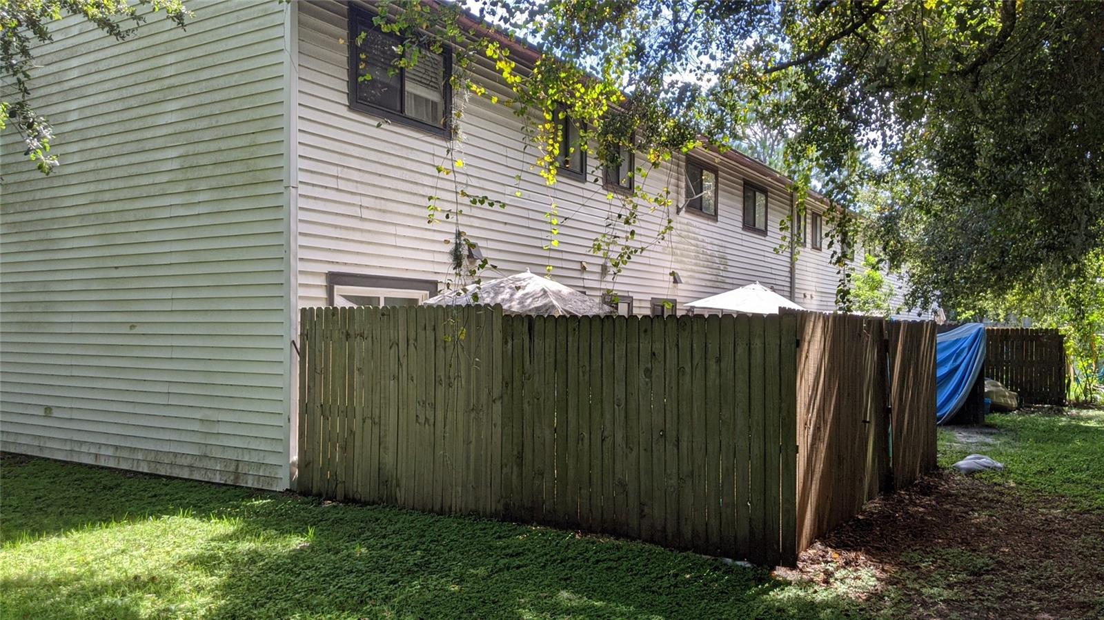 VILLAGE GREEN TWNHSES - Residential Lease