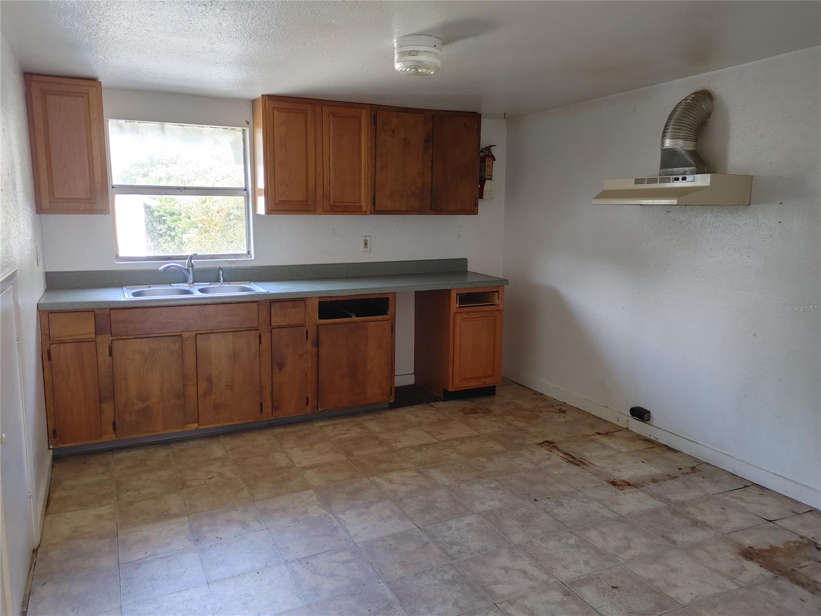 Coleman Ella E Daytona - Residential Income