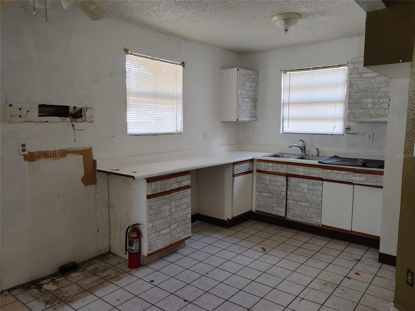 Coleman Ella E Daytona - Residential Income