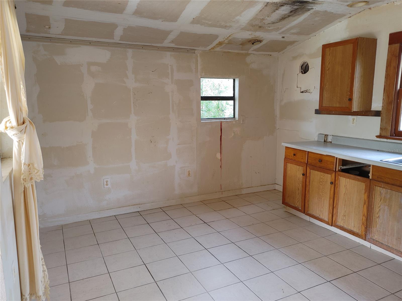 Coleman Ella E Daytona - Residential Income