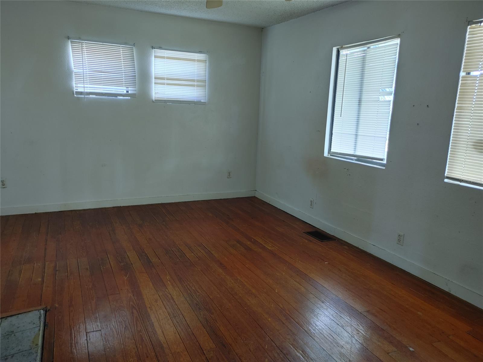 Coleman Ella E Daytona - Residential Income