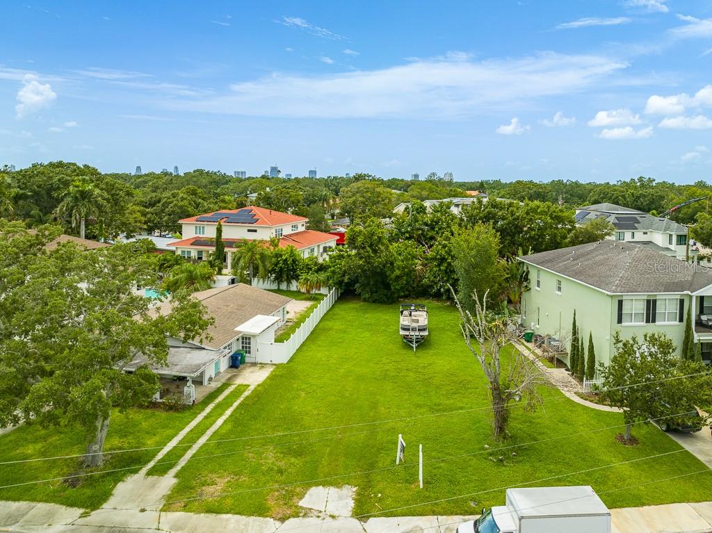 BYARS THOMPSON ADD DAVIS - Land