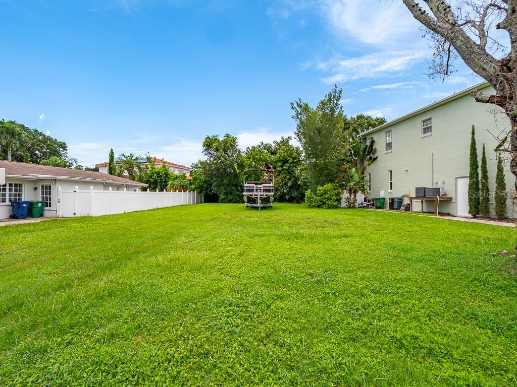 BYARS THOMPSON ADD DAVIS - Land