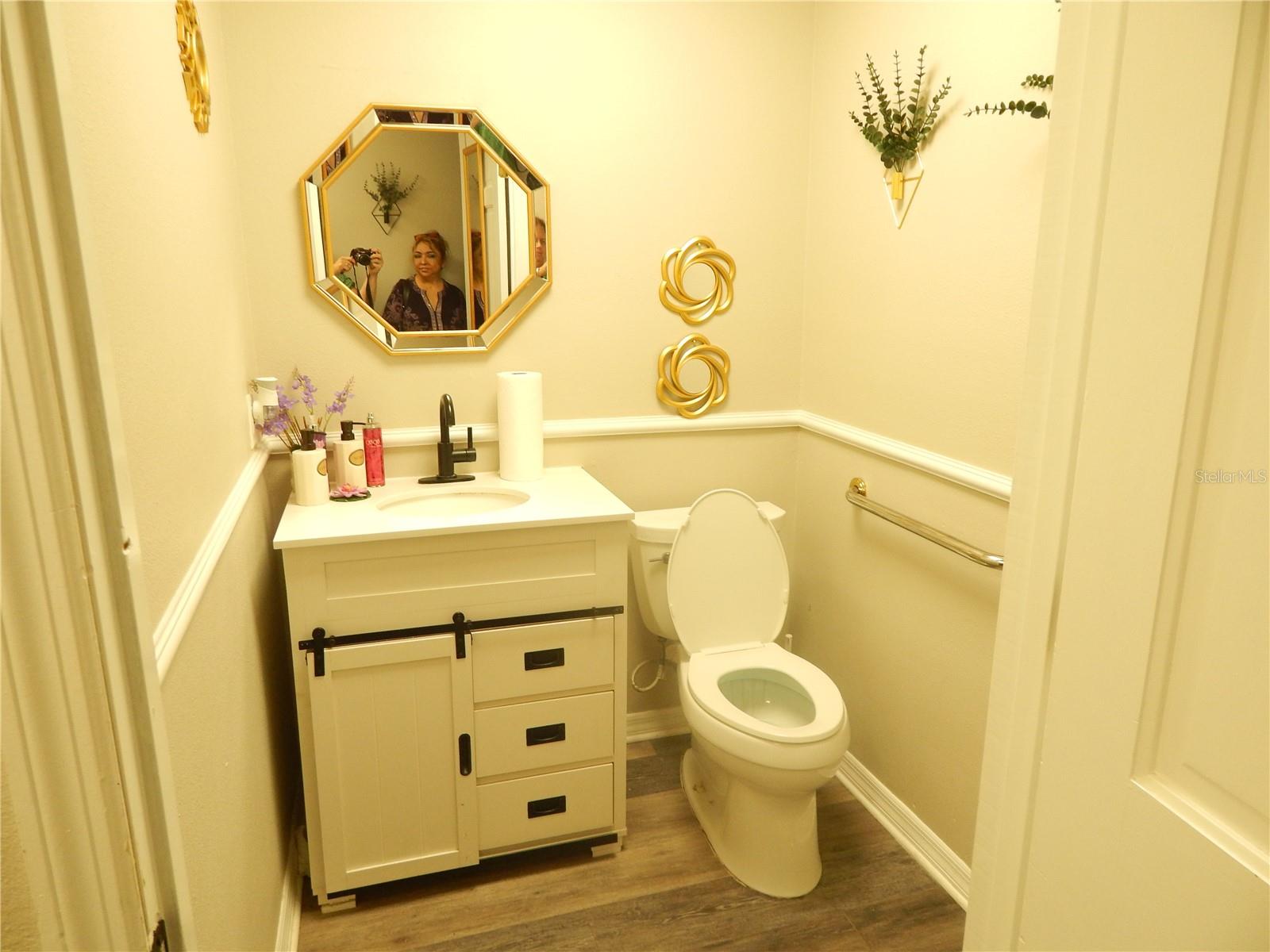 HERITAGE SQUARE CONDO 4 - Commercial Sale