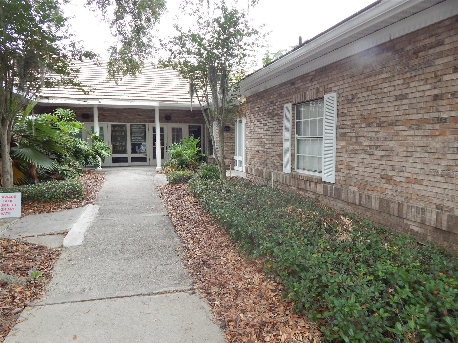 HERITAGE SQUARE CONDO 4 - Commercial Sale